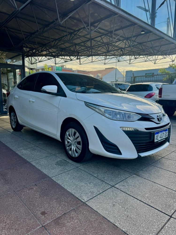 Toyota Yaris XS — foto 3